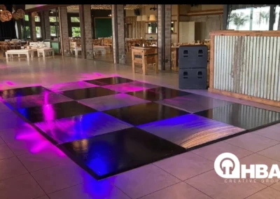 Alquilar Pista de baile Negro y metal - HBA Creative Group